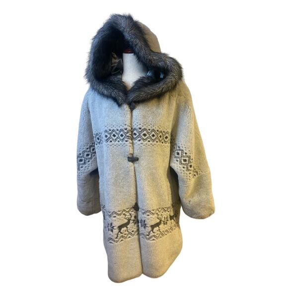 Alpine Studio Women's Faux Fur coat with deer - Picture 1 of 7